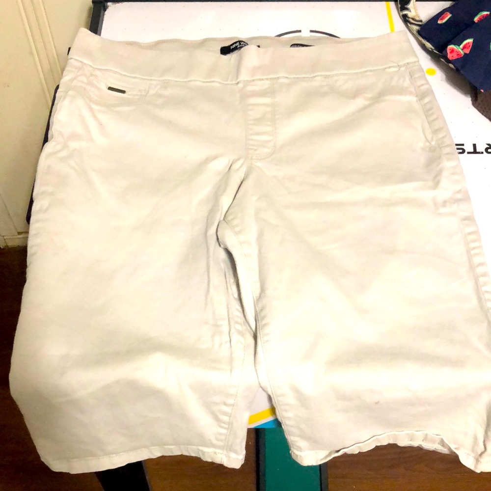 Khaki capris